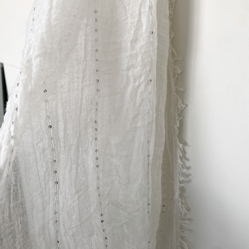 White infinity scarf - Picture 4 of 5